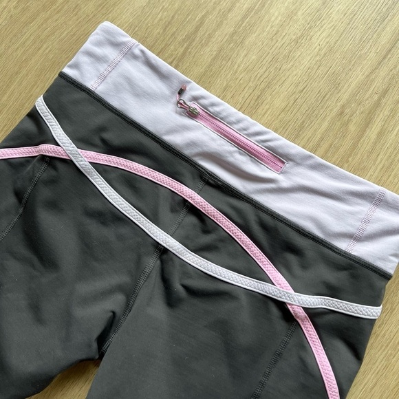 Lululemon Cropped Leggings - Picture 3 of 9